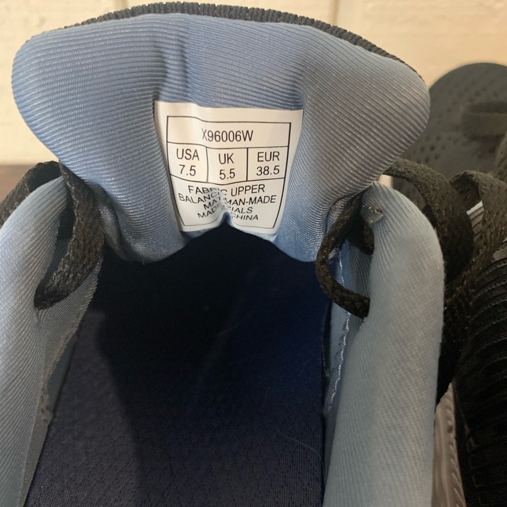 Xelero Steadfast Sneaker, size 7.5. - Picture 3 of 8